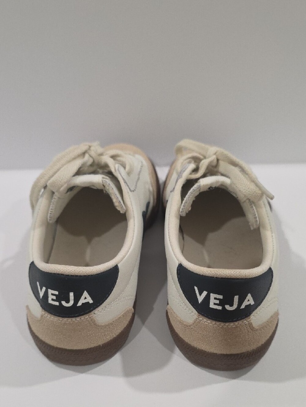 VEJA Womens VOLLEY O.T. White NAUTICO Bark Sz 38/ 7 New In BOX - Picture 3 of 10